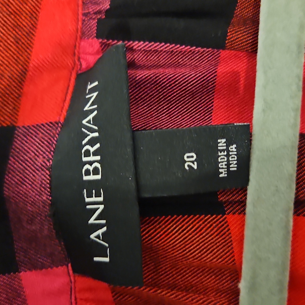 Lane Bryant Red and Black 3/4 Sleeve Boxy Blouse - Picture 2 of 2